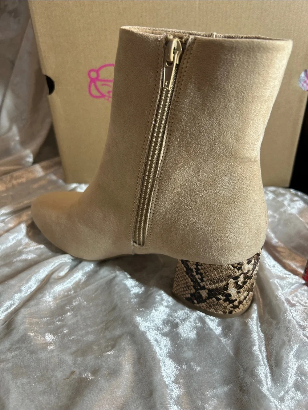 NWT SUGAR SNAKE HEEL ANKLE BOOTS 7.5M